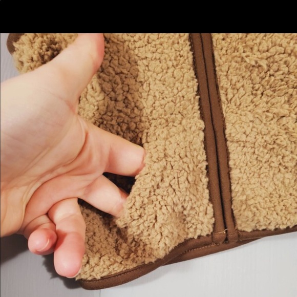 Carter’s Sherpa Teddy Bear Vest Sz 6M - Picture 4 of 7